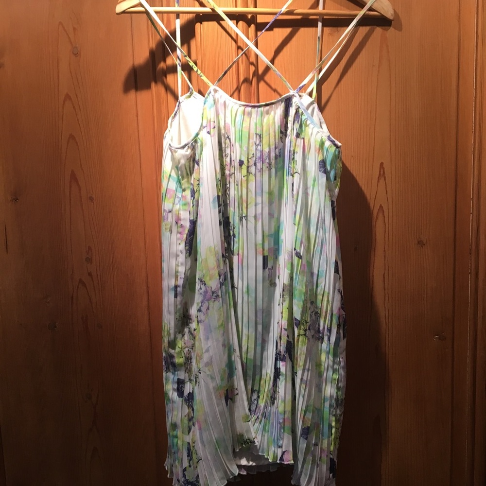 BCBG Spring Dress - Picture 4 of 5